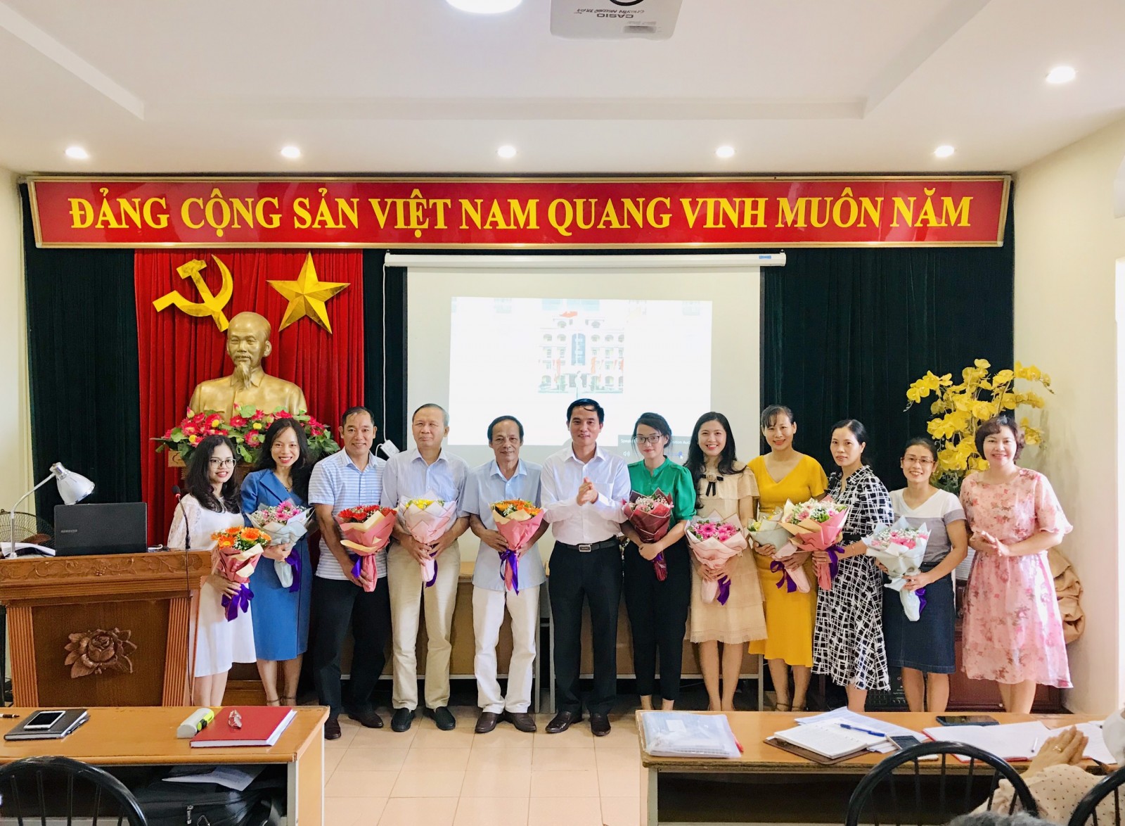 Công đoàn chúc mừng sinh nhật tháng 10